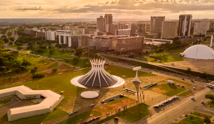 Brasília, 64 anos